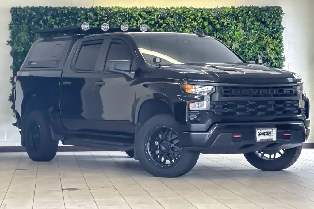 2023 Chevrolet Silverado 1500 Custom Trail Boss — photo 1 of 26