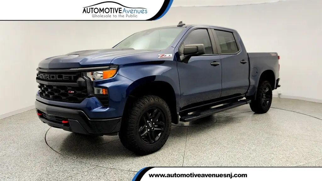 2023 Chevrolet Silverado 1500 Custom Trail Boss — photo 1 of 26
