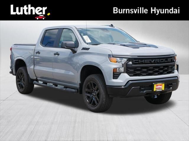 2024 Chevrolet Silverado 1500 Custom Trail Boss — photo 1 of 13