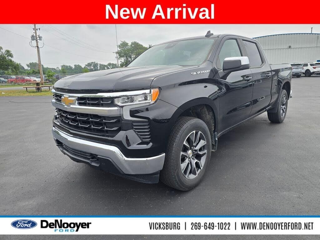 2024 Chevrolet Silverado 1500 LT — photo 1 of 2
