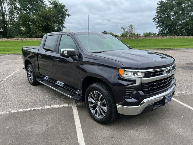 2023 Chevrolet Silverado 1500 LT — photo 1 of 26