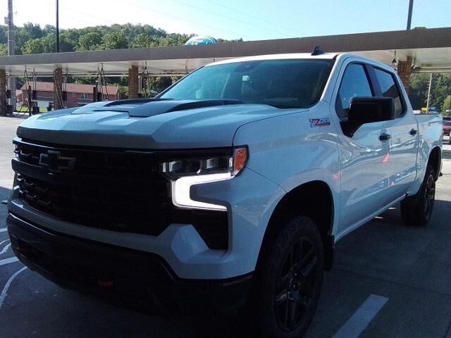 2024 Chevrolet Silverado 1500 LT Trail Boss — photo 1 of 13