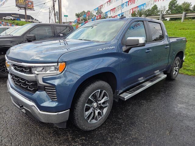 2024 Chevrolet Silverado 1500 LT — photo 1 of 27