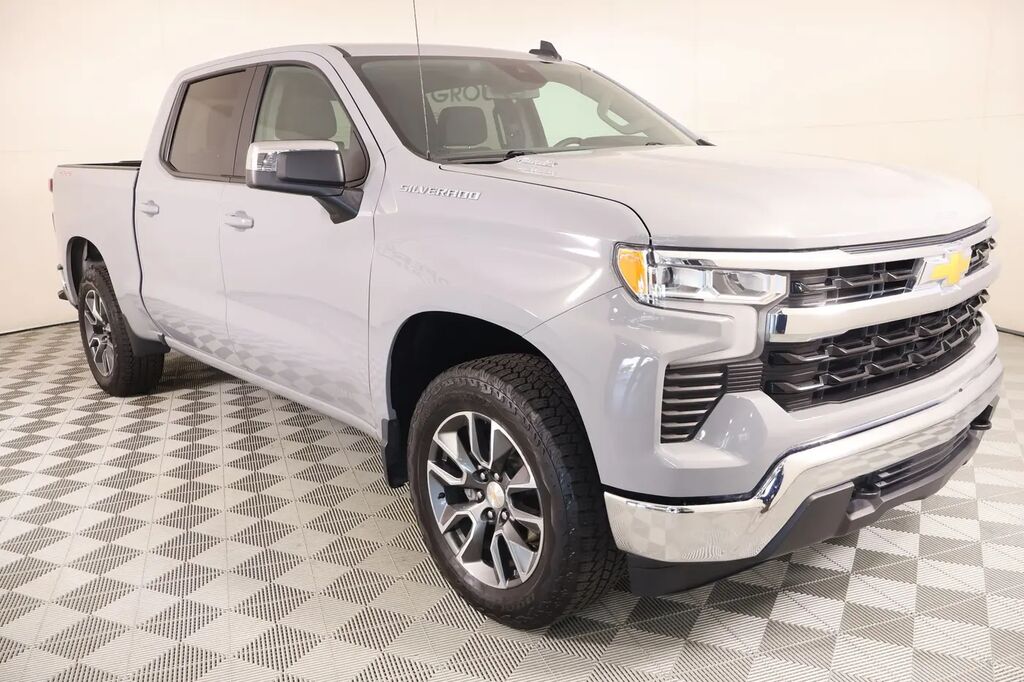 2024 Chevrolet Silverado 1500 LT — photo 1 of 13