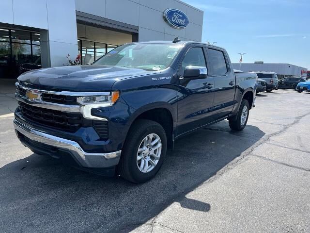 2023 Chevrolet Silverado 1500 LT — photo 1 of 26