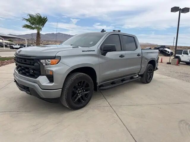 2026 Chevrolet Silverado 1500 Custom — photo 1 of 13