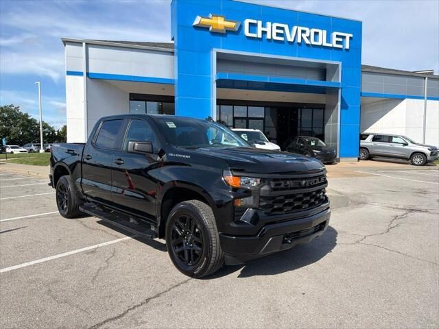 2025 Chevrolet Silverado 1500 Custom — photo 1 of 15