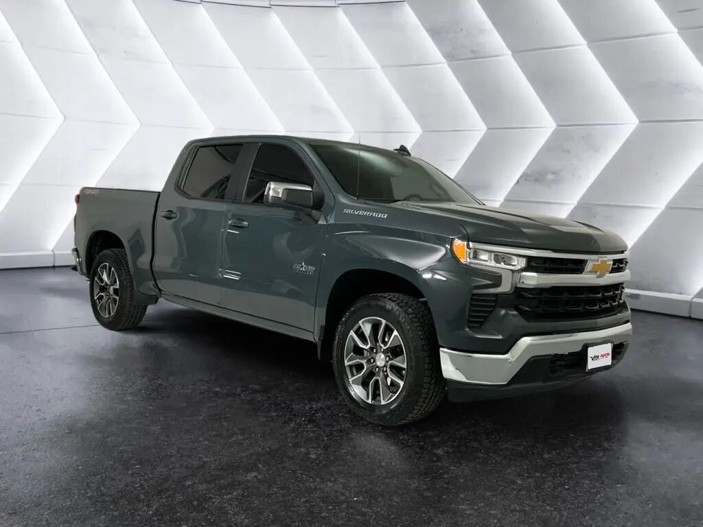 2025 Chevrolet Silverado 1500 LT — photo 1 of 28