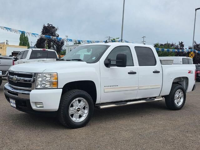 2011 Chevrolet Silverado 1500 LT — photo 1 of 13