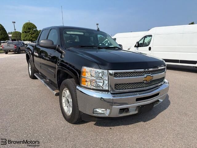 2013 Chevrolet Silverado 1500 LT — photo 1 of 10