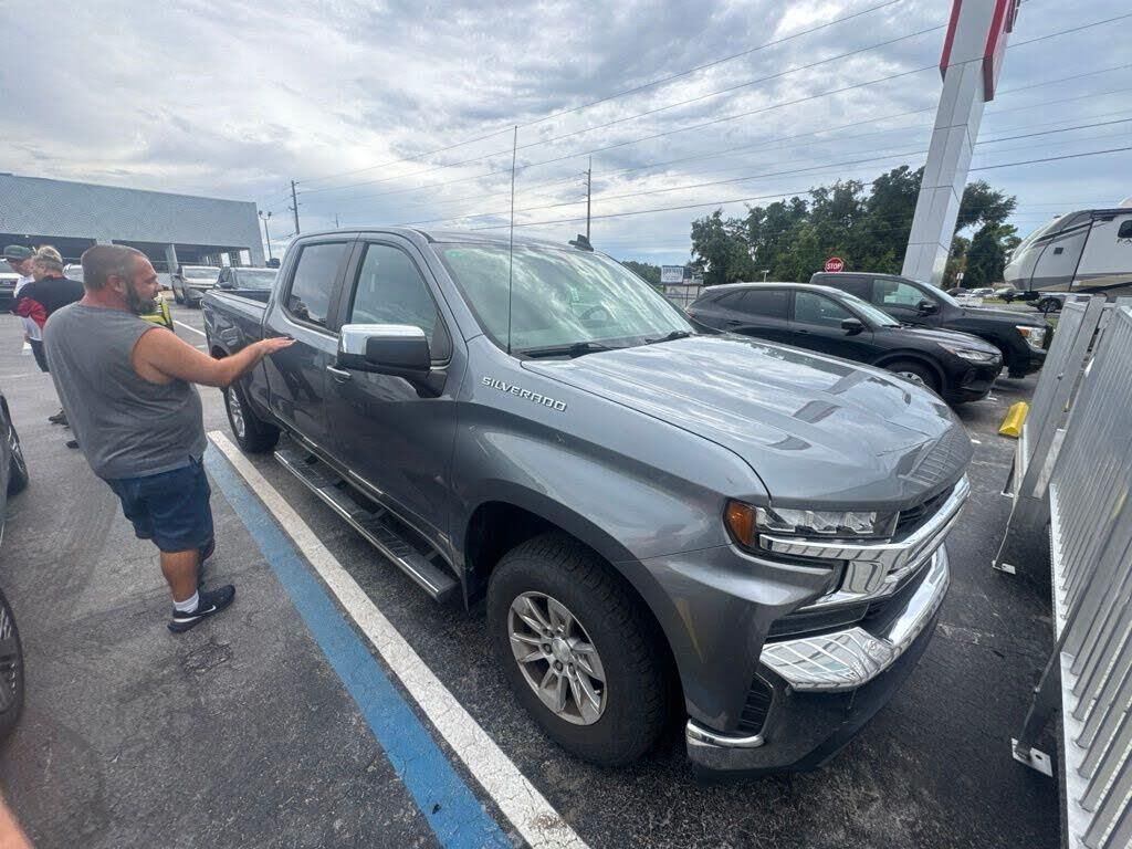 2020 Chevrolet Silverado 1500 LT — photo 1 of 1