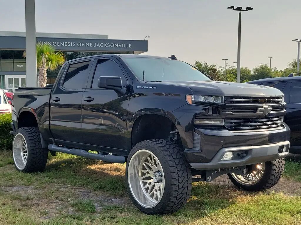 2019 Chevrolet Silverado 1500 RST — photo 1 of 10