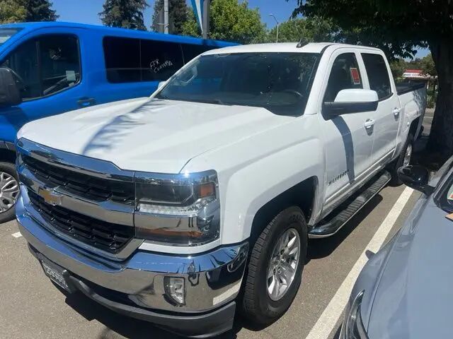 2018 Chevrolet Silverado 1500 LT — photo 1 of 36