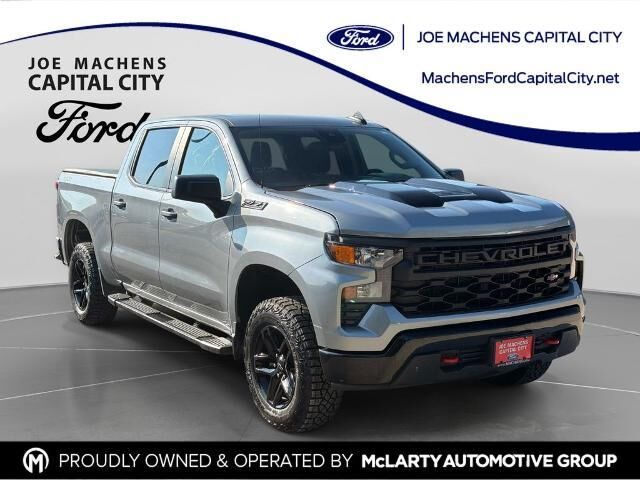 2023 Chevrolet Silverado 1500 Custom Trail Boss — photo 1 of 13