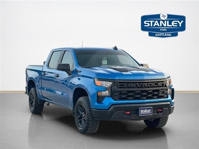 2023 Chevrolet Silverado 1500 Custom Trail Boss — photo 1 of 39