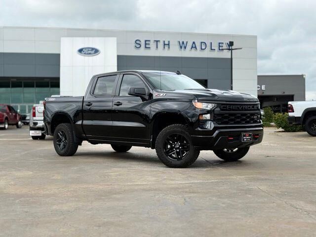 2024 Chevrolet Silverado 1500 Custom Trail Boss — photo 1 of 33