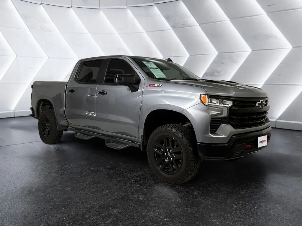 2024 Chevrolet Silverado 1500 LT Trail Boss — photo 1 of 37