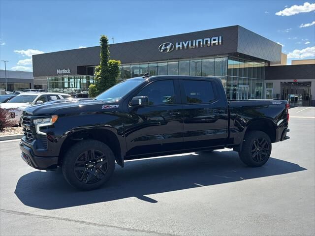2023 Chevrolet Silverado 1500 LT Trail Boss — photo 1 of 26
