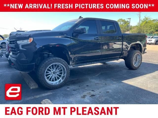2023 Chevrolet Silverado 1500 LT Trail Boss — photo 1 of 16