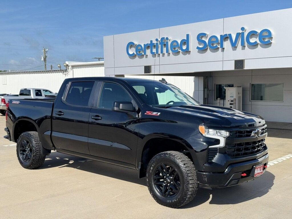 2023 Chevrolet Silverado 1500 LT Trail Boss — photo 1 of 52