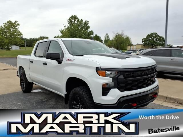 2025 Chevrolet Silverado 1500 Custom Trail Boss — photo 1 of 26