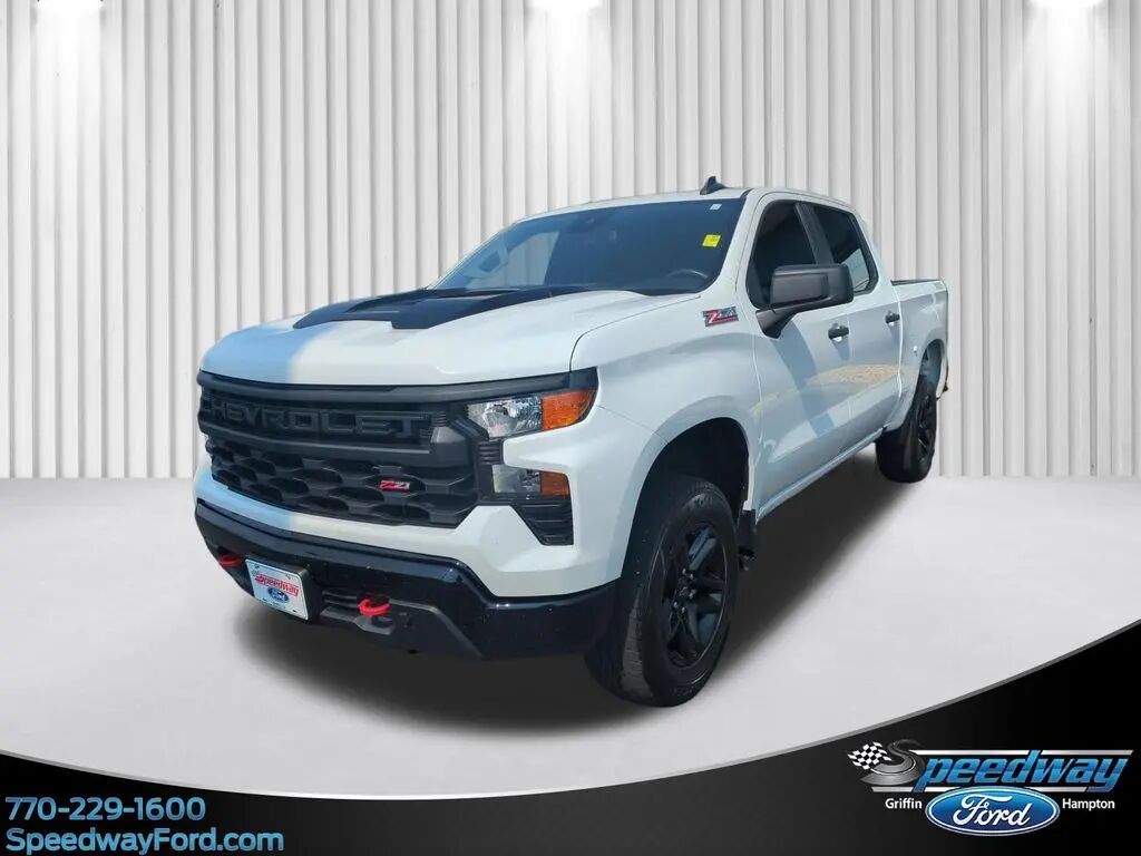 2025 Chevrolet Silverado 1500 Custom Trail Boss — photo 1 of 13