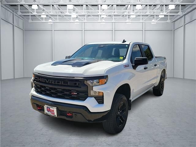 2025 Chevrolet Silverado 1500 Custom Trail Boss — photo 1 of 13