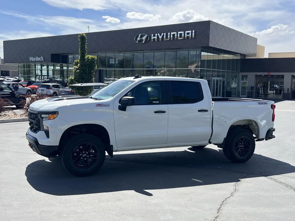 2025 Chevrolet Silverado 1500 Custom Trail Boss — photo 1 of 13