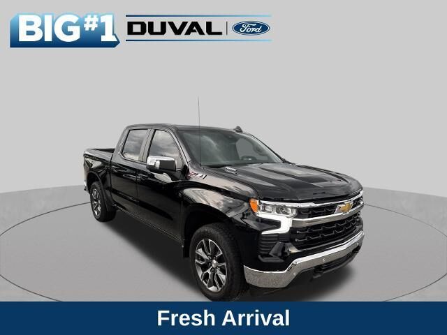2025 Chevrolet Silverado 1500 LT — photo 1 of 34