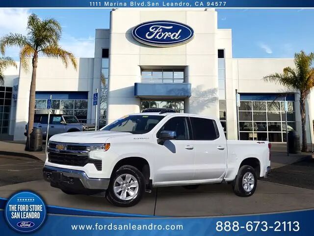 2025 Chevrolet Silverado 1500 LT — photo 1 of 13