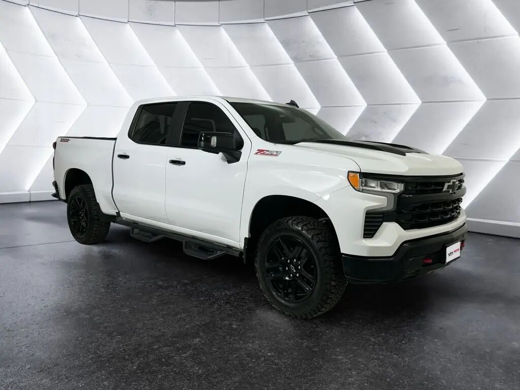 2025 Chevrolet Silverado 1500 LT Trail Boss — photo 1 of 13