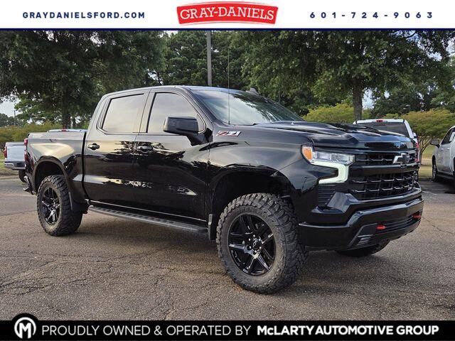 2025 Chevrolet Silverado 1500 LT Trail Boss — photo 1 of 13