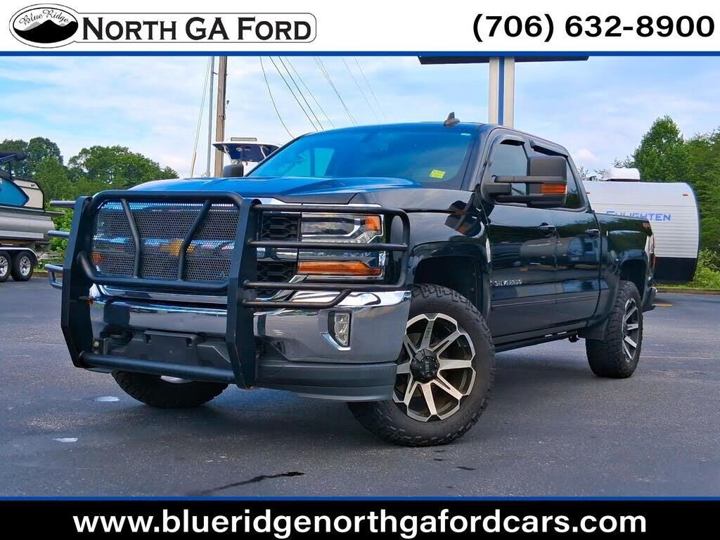 2017 Chevrolet Silverado 1500 LT — photo 1 of 2