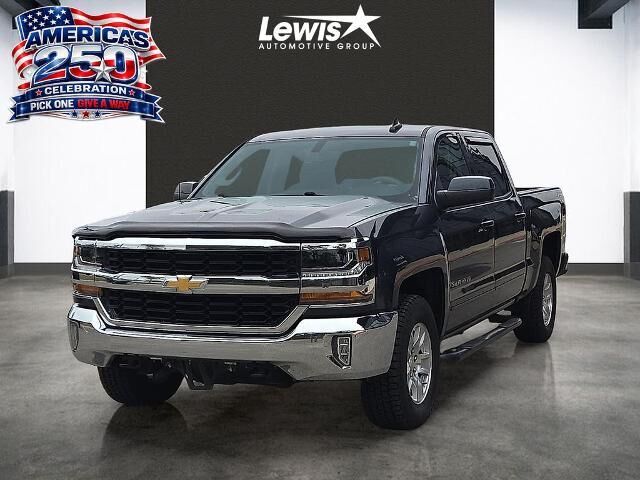 2018 Chevrolet Silverado 1500 LT — photo 1 of 11