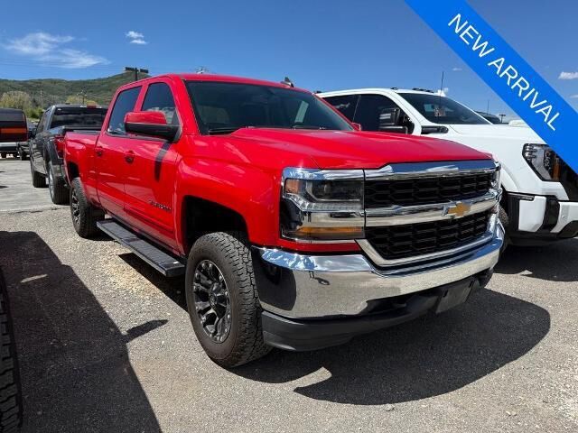 2017 Chevrolet Silverado 1500 LT — photo 1 of 26