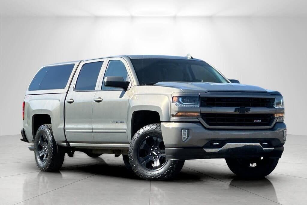 2017 Chevrolet Silverado 1500 LT — photo 1 of 15