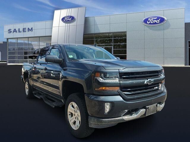 2018 Chevrolet Silverado 1500 LT — photo 1 of 39