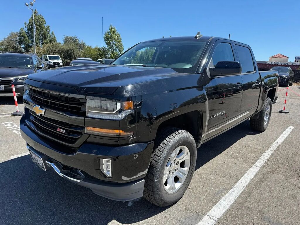 2018 Chevrolet Silverado 1500 LT — photo 1 of 36