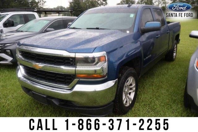 2017 Chevrolet Silverado 1500 LT — photo 1 of 5