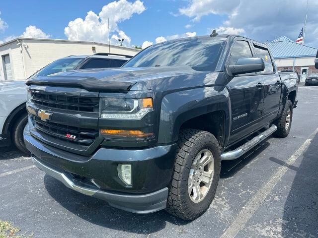 2018 Chevrolet Silverado 1500 LT — photo 1 of 9