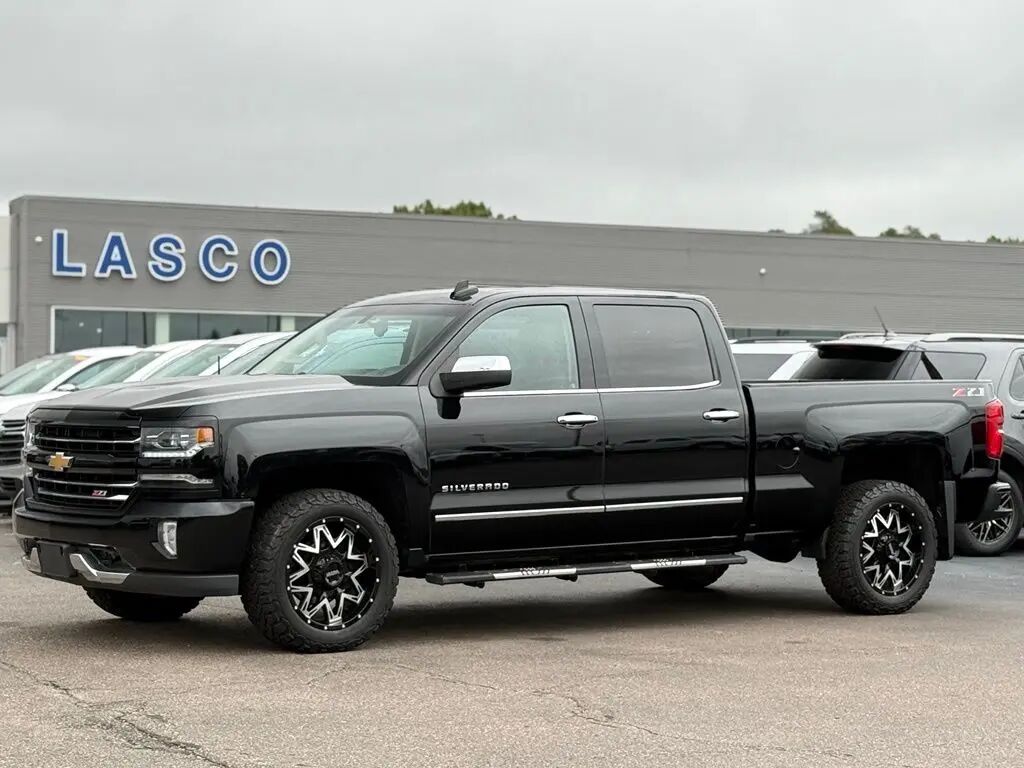 2018 Chevrolet Silverado 1500 LTZ — photo 1 of 13