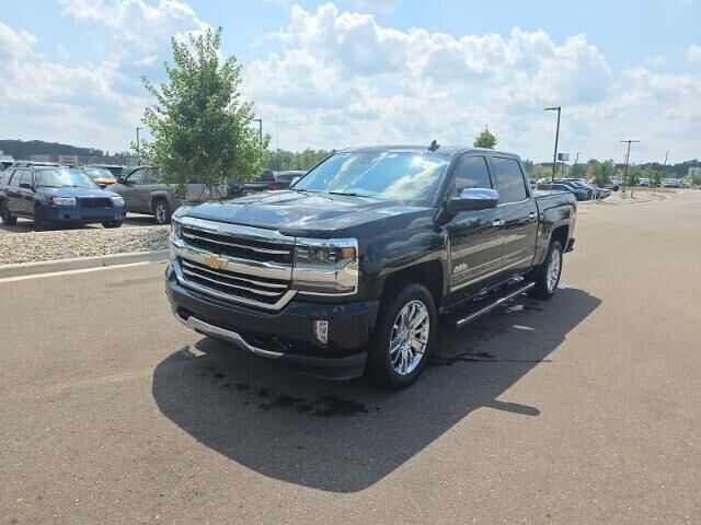 2017 Chevrolet Silverado 1500 High Country — photo 1 of 26