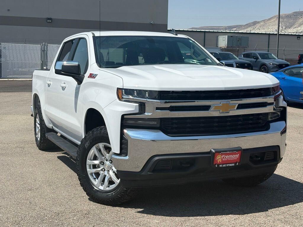 2020 Chevrolet Silverado 1500 LT — photo 1 of 15
