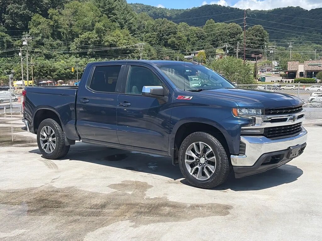 2021 Chevrolet Silverado 1500 LT — photo 1 of 15