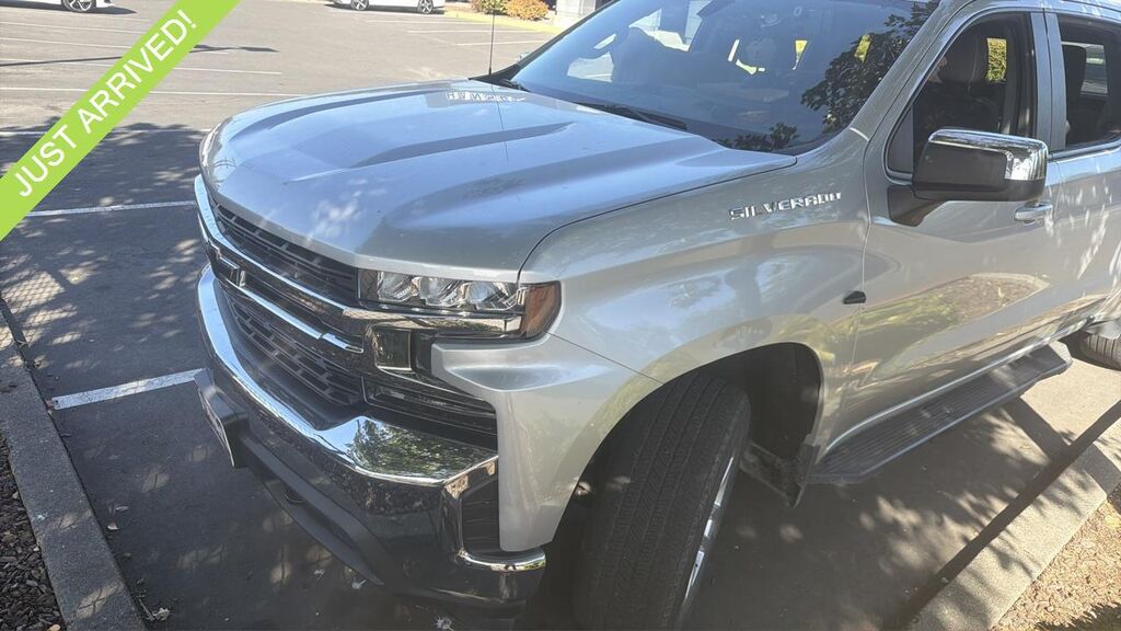 2020 Chevrolet Silverado 1500 LT — photo 1 of 23