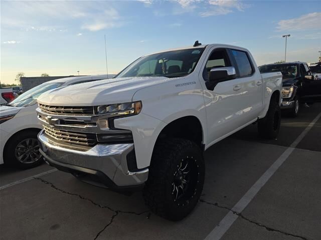 2020 Chevrolet Silverado 1500 LT — photo 1 of 12