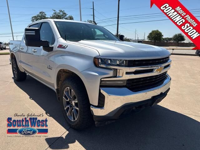 2021 Chevrolet Silverado 1500 LT — photo 1 of 26
