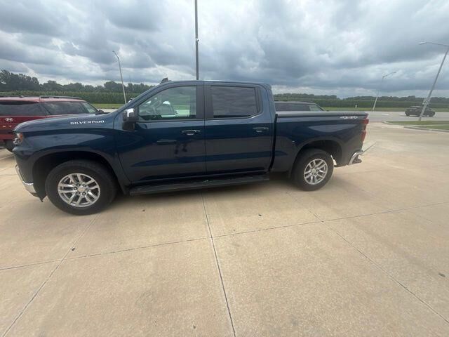 2019 Chevrolet Silverado 1500 LT — photo 1 of 3