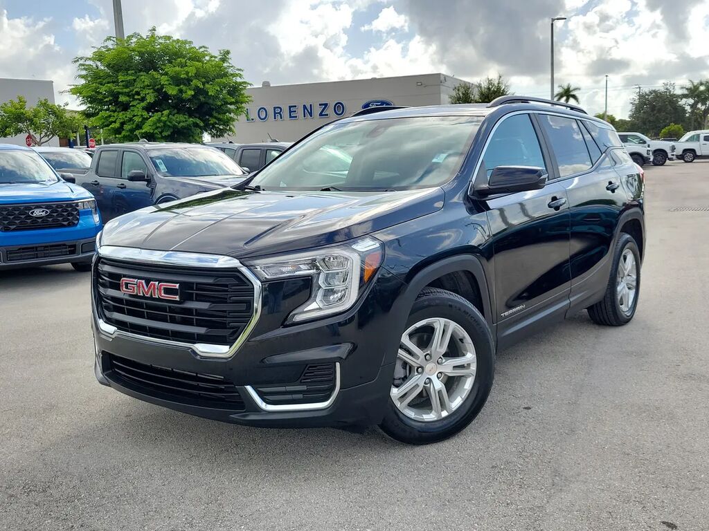 2023 GMC Terrain SLE — photo 1 of 13
