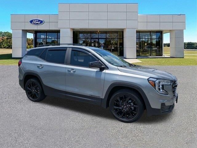 2023 GMC Terrain SLE — photo 1 of 13